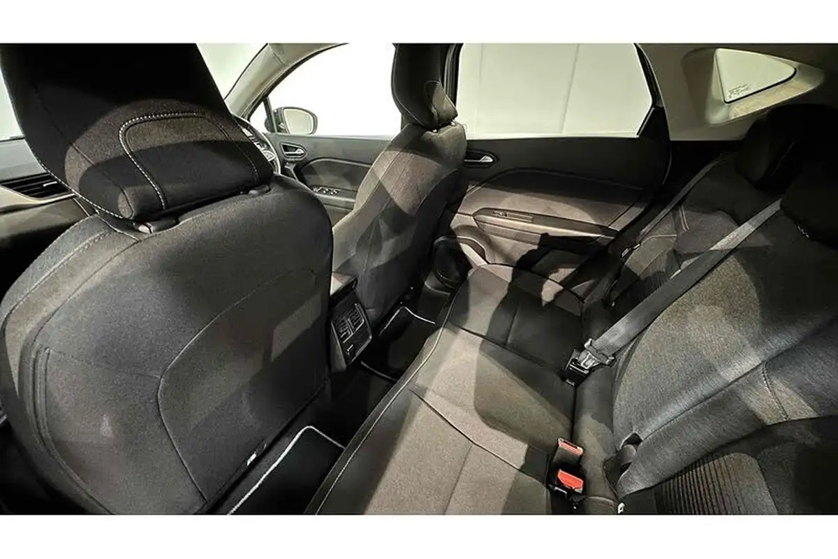 2021-renault-captur-13-tce-iconic-140ps-big-19