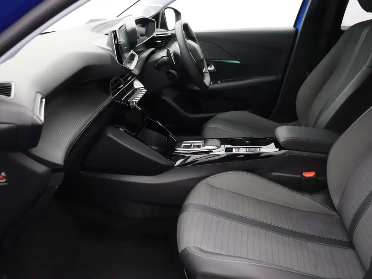 2023-peugeot-208-12-puretech-allure-premium-130ps-eat8-big-12