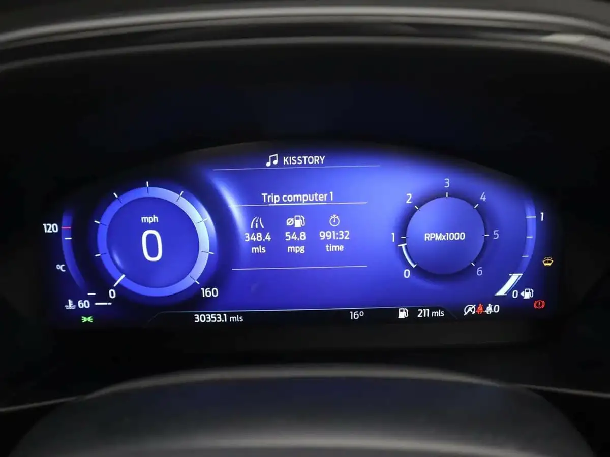 2020-ford-focus-15-st-line-x-hatchback-big-10