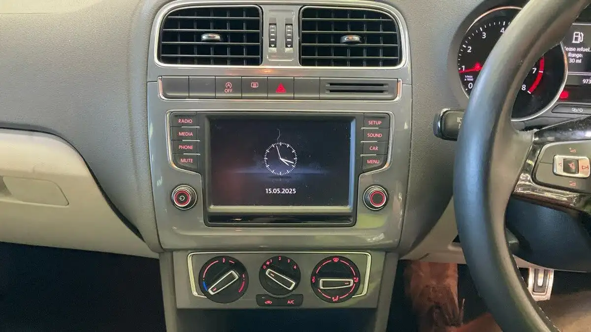2015-volkswagen-polo-12-tsi-se-design-5d-big-12