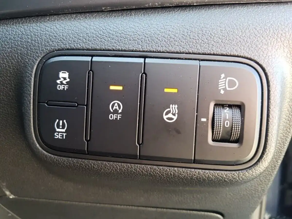 2021-hyundai-bayon-10-t-gdi-premium-120ps-big-13
