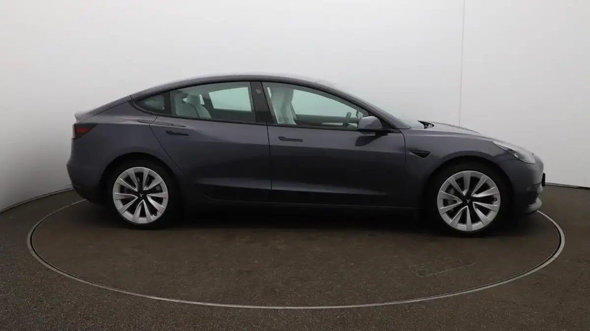 2021-tesla-model-3-e-long-range-4x4-big-40