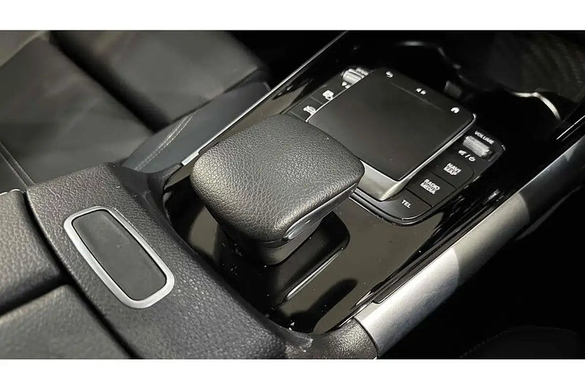 2021-mercedes-benz-gla-class-13-gla-250e-exclusive-edition-big-51