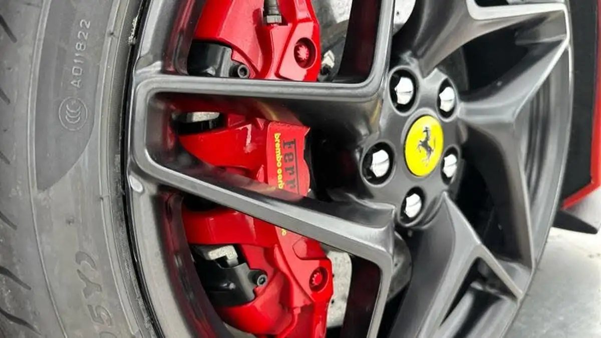2021-ferrari-f8-spider-big-11