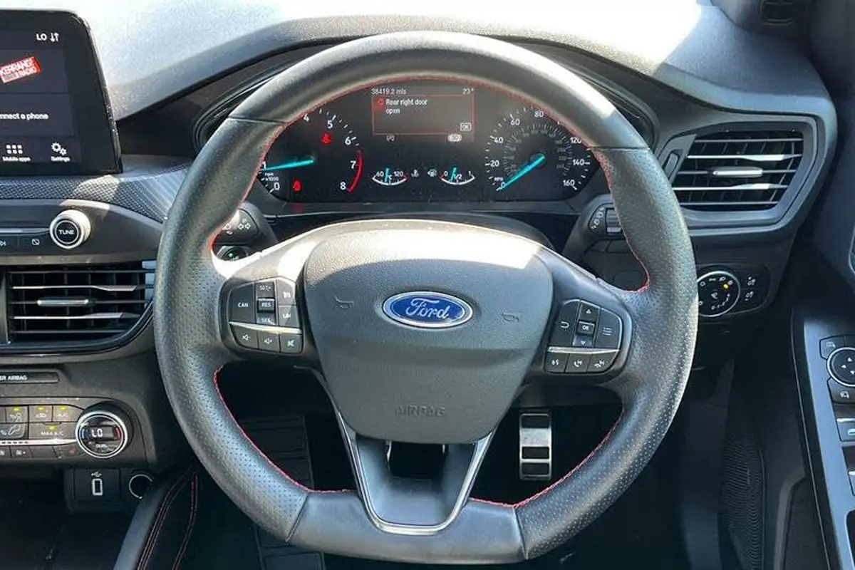 2018-ford-focus-10t-st-line-x-125ps-hatchback-big-11