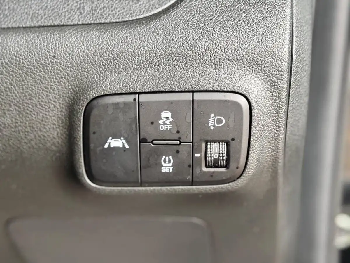 2022-hyundai-i10-10-t-gdi-n-line-big-45