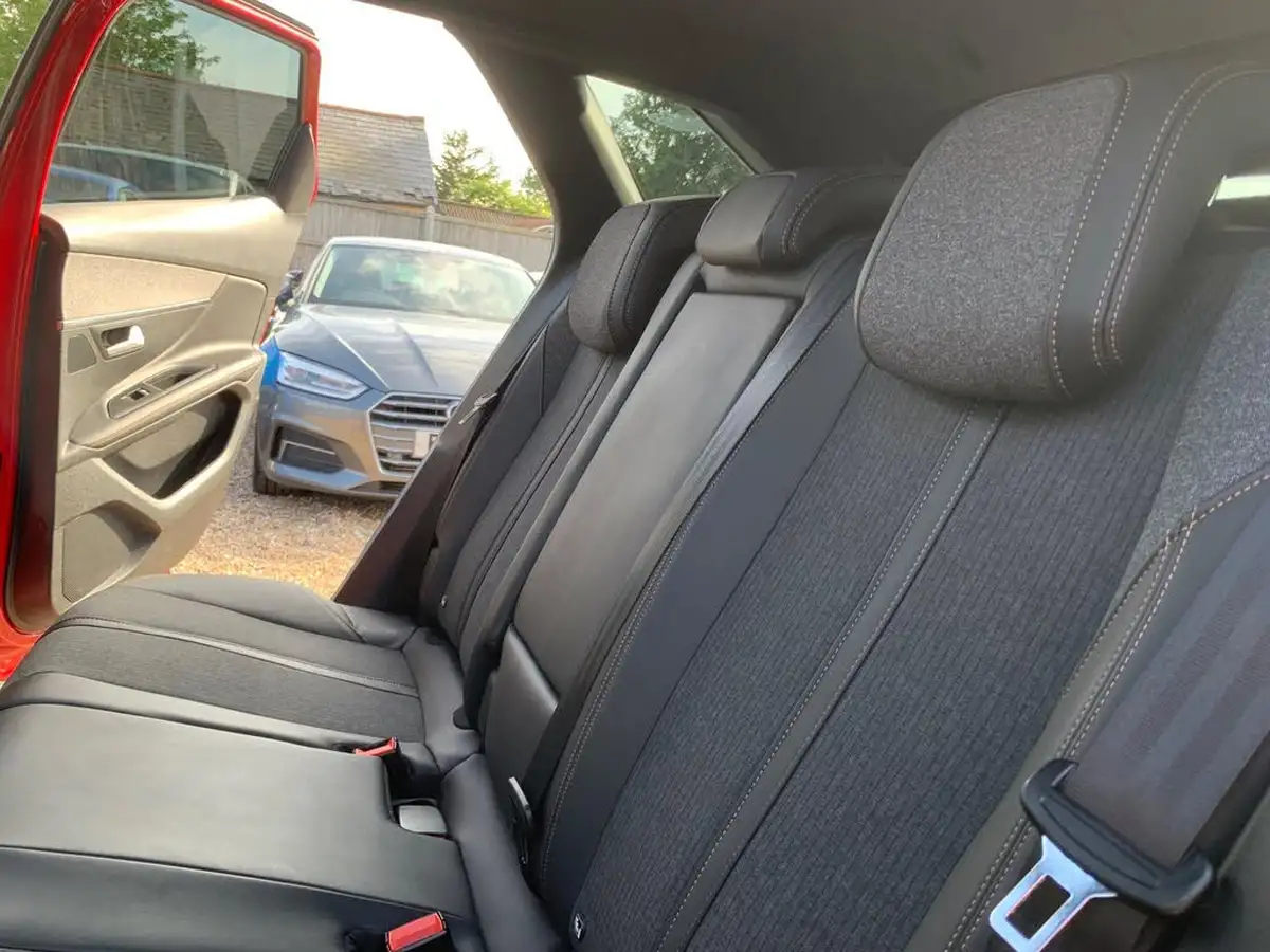 2018-peugeot-3008-suv-16-thp-gt-line-premium-big-49