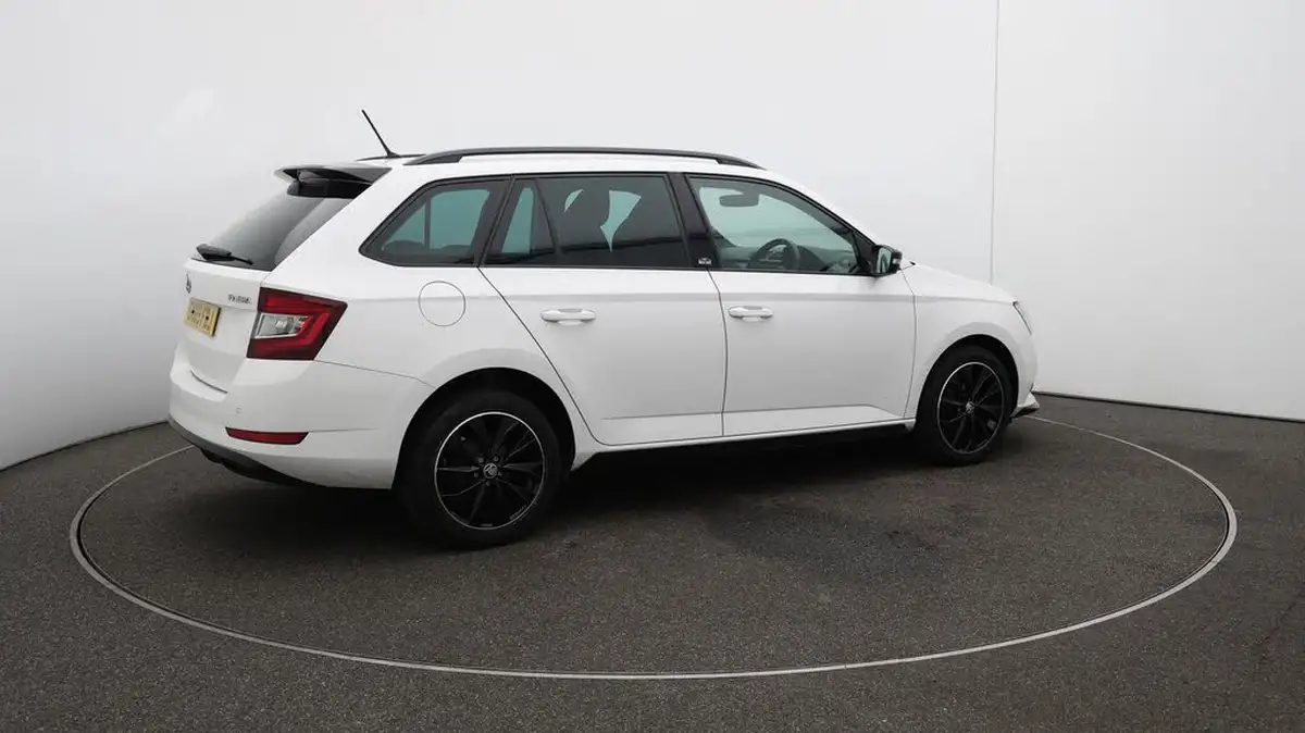 2019-skoda-fabia-10-tsi-monte-carlo-95ps-estate-big-45