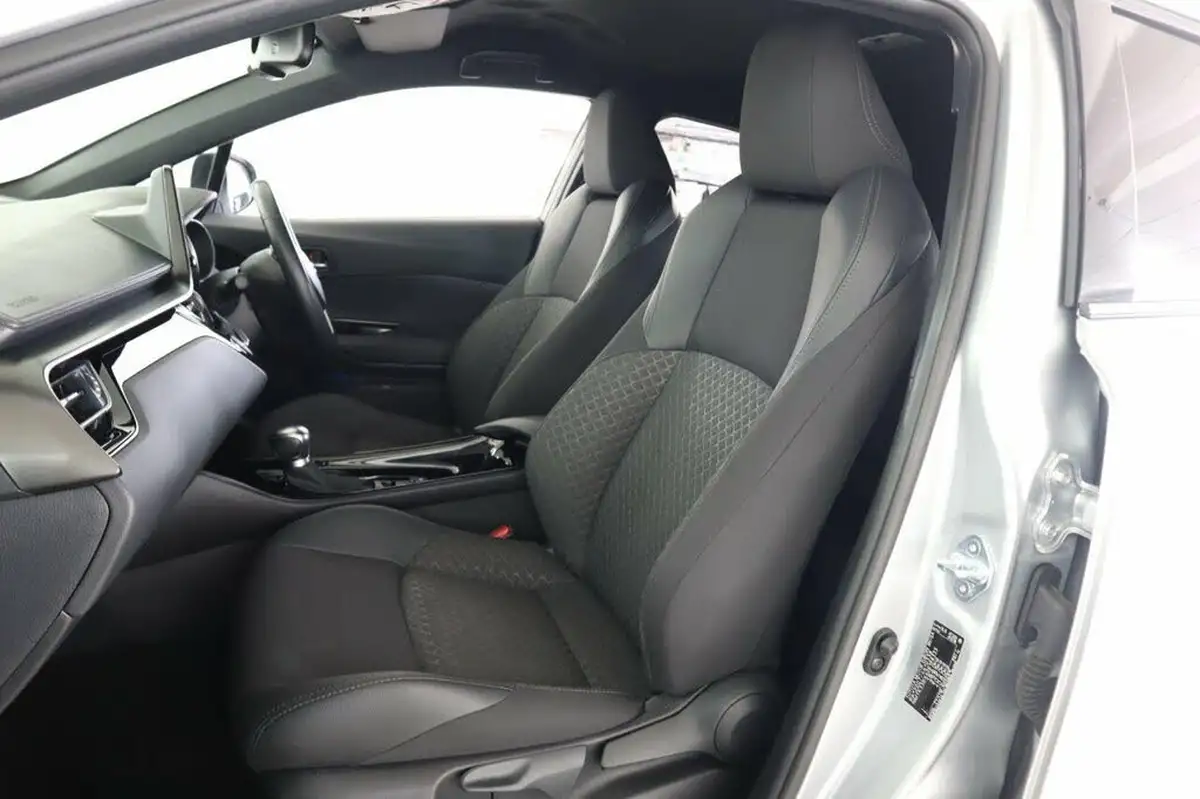 2022-toyota-c-hr-18-vvt-i-design-big-48