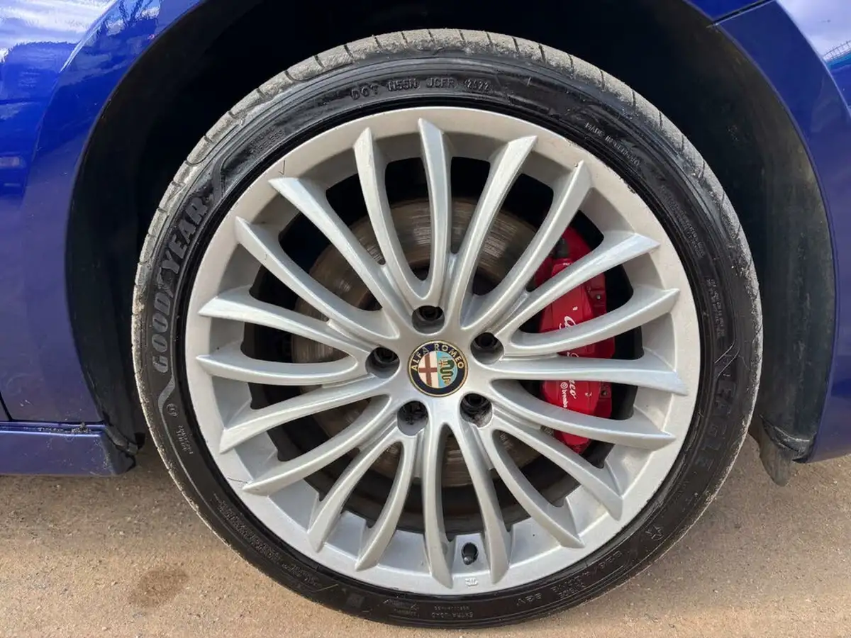 2014-alfa-romeo-giulietta-14-sportiva-nav-big-61