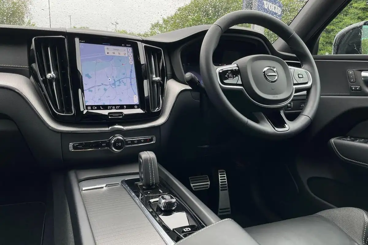 2021-volvo-xc60-20-b5-r-design-pro-awd-big-33