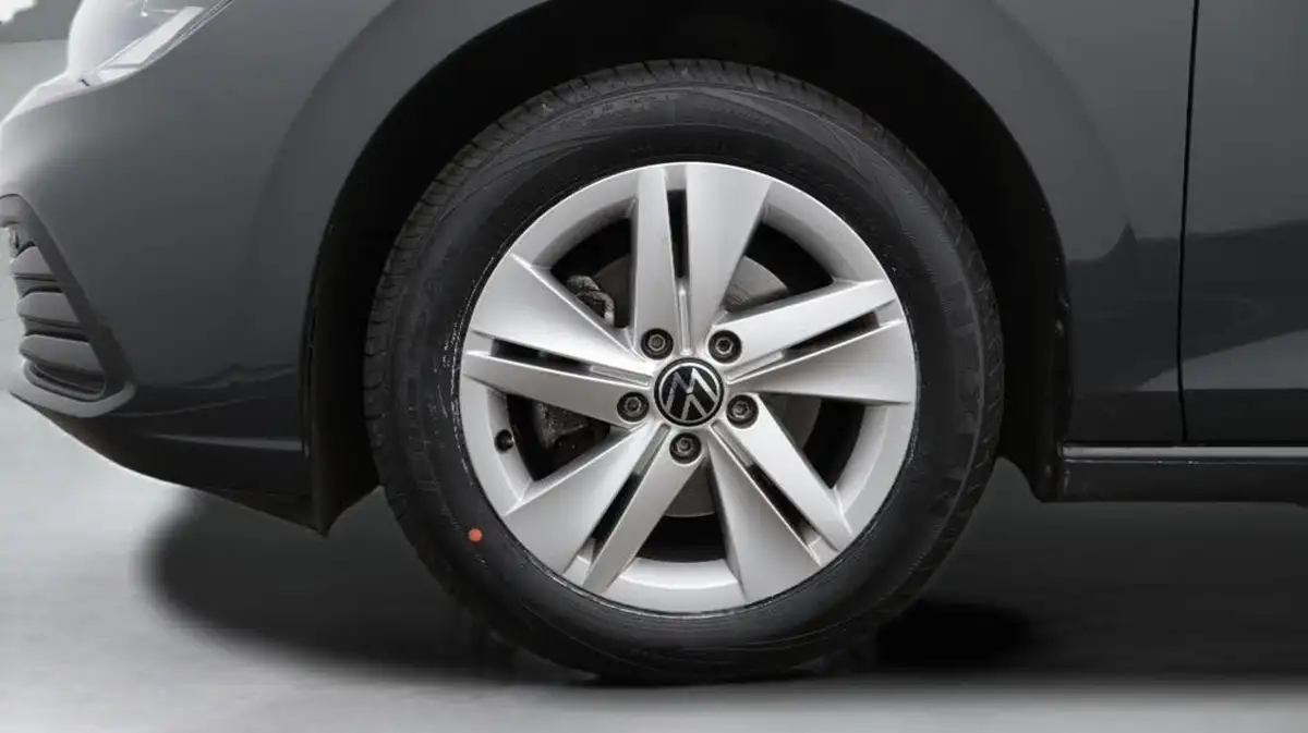 2022-volkswagen-golf-15-tsi-life-130ps-hatchback-big-18