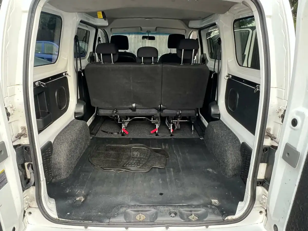 2011-nissan-nv200-15td-se-85bhpeuro-5-combi-5seater-big-29