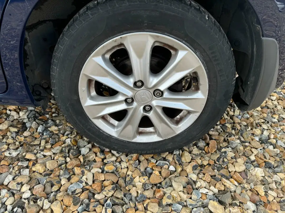 2013-honda-jazz-14-es-cvt-big-19