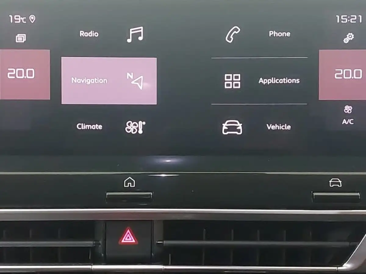 2022-citroen-c4-12-puretech-shine-130ps-big-9