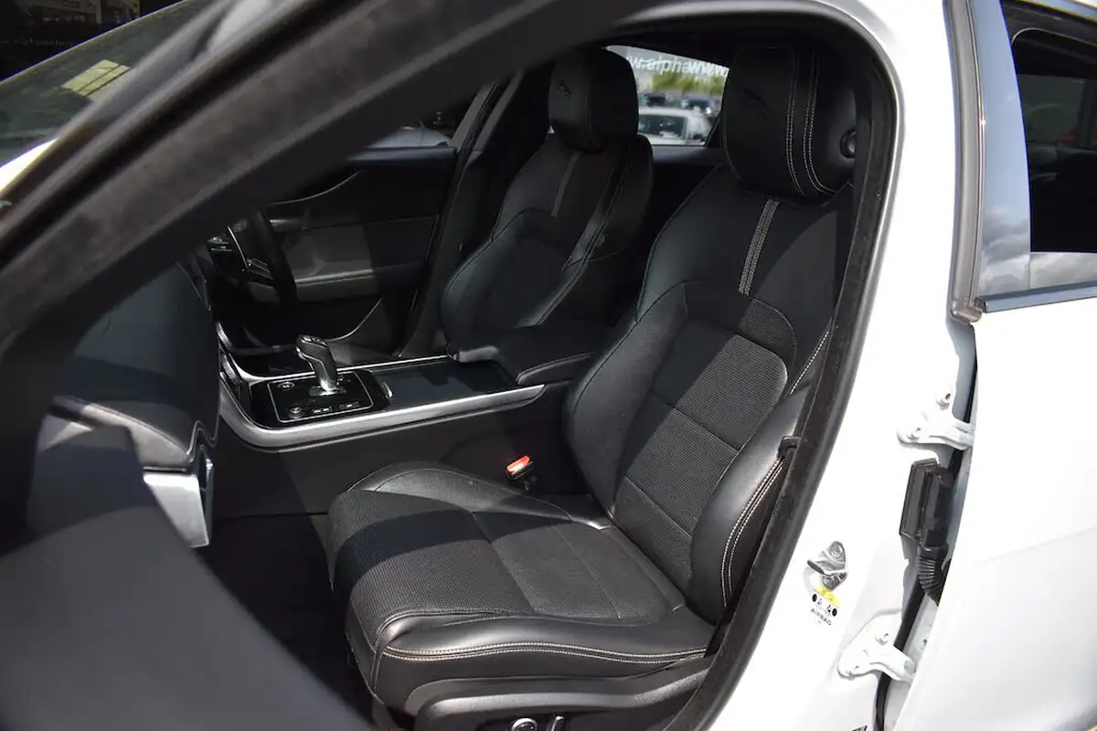2021-jaguar-xe-20-d200-r-dynamic-black-big-10