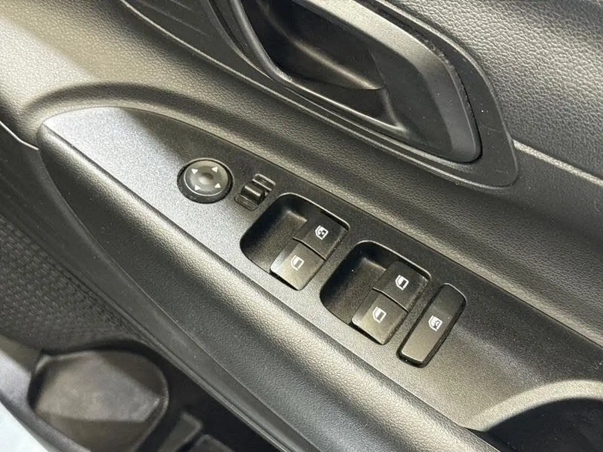 2022-hyundai-i20-10-t-gdi-se-connect-eclutch-imt-big-16