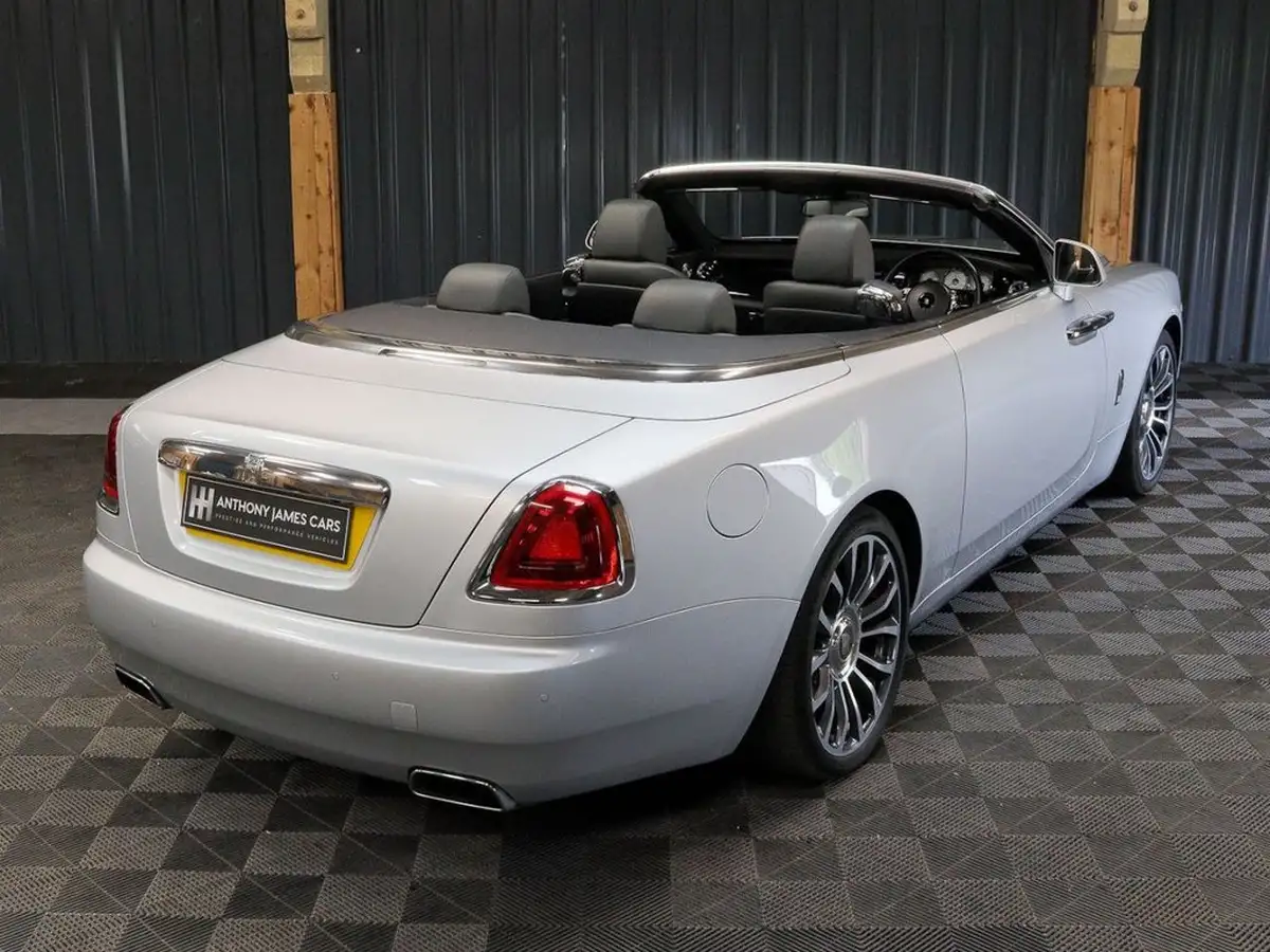 2018-rolls-royce-dawn-66-drophead-big-2