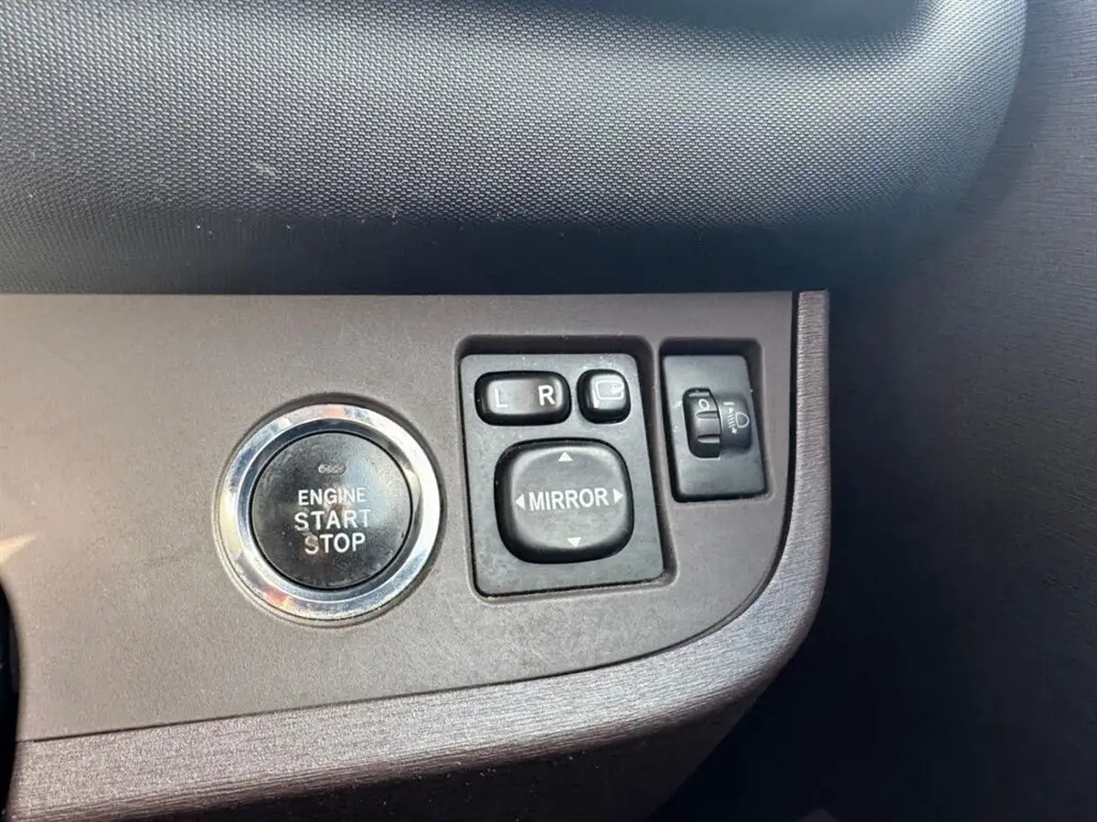 2009-toyota-iq-10-2-big-15