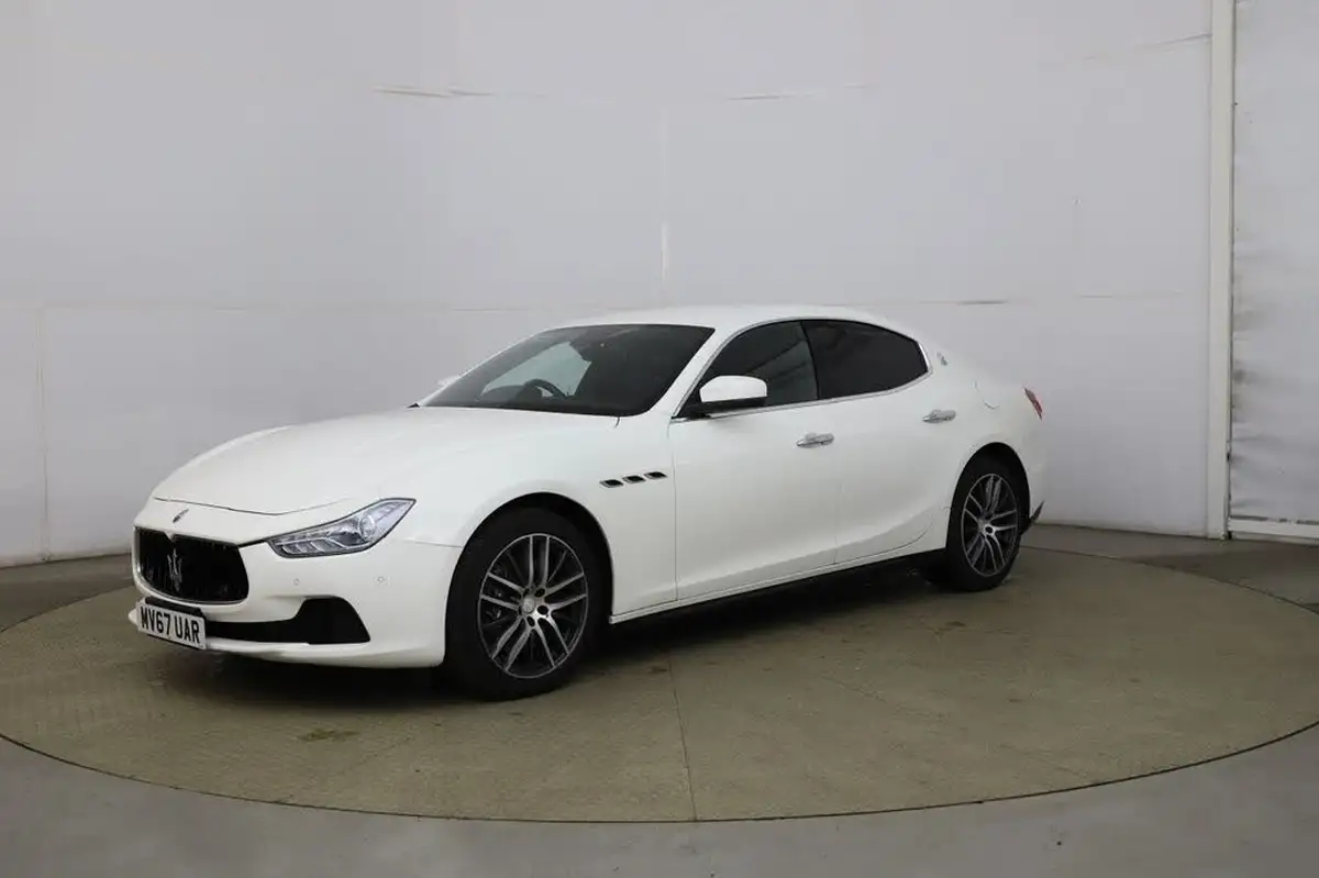 2017-maserati-ghibli-30td-big-1