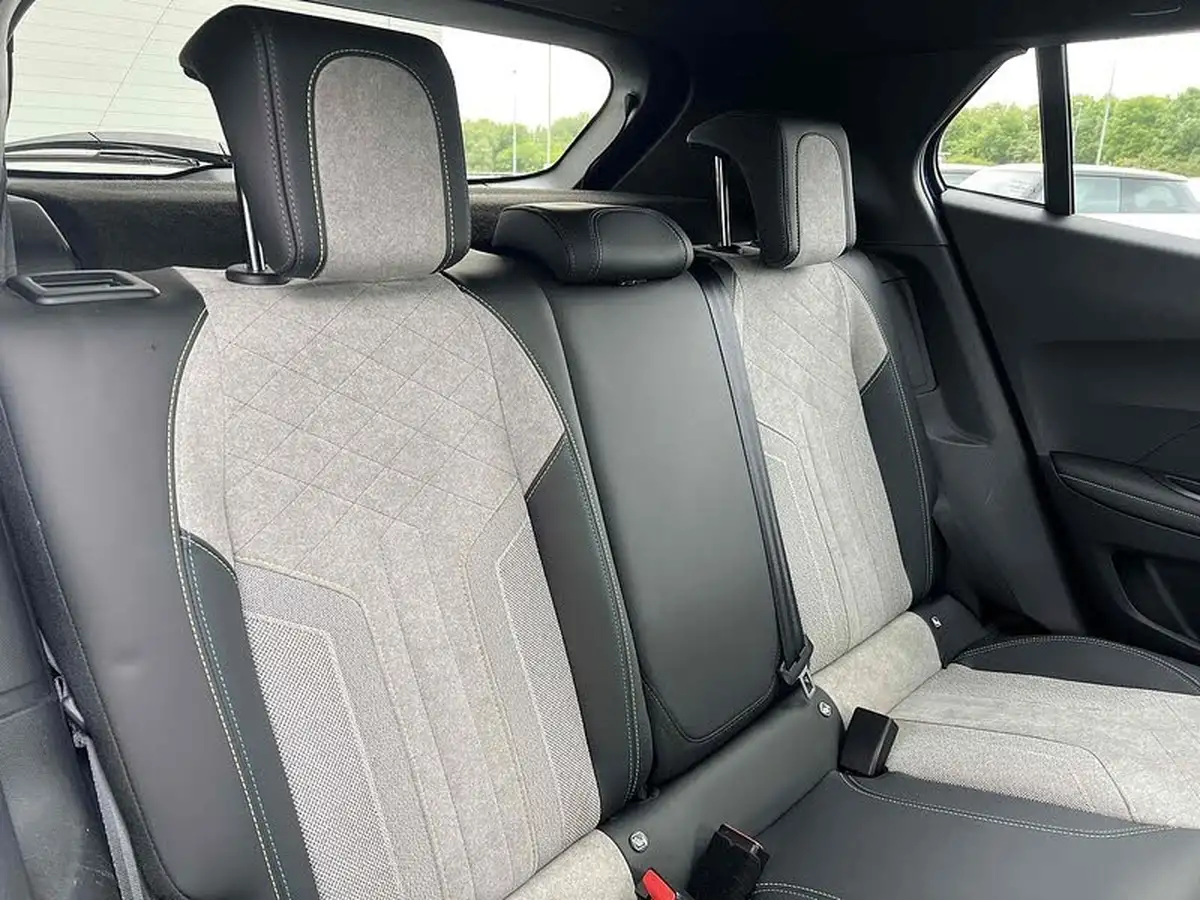2021-peugeot-2008-suv-e-gt-premium-big-34