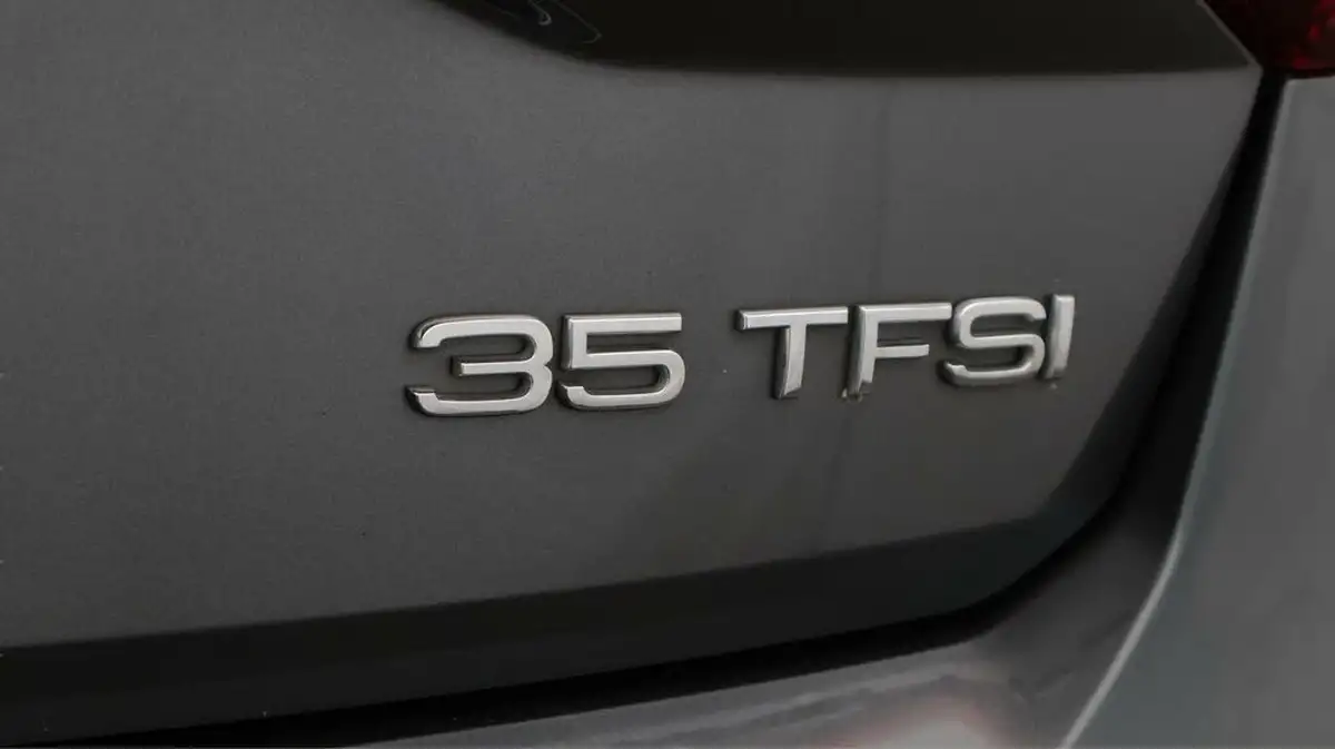 2020-audi-q2-15-35-tfsi-s-line-1495cc-tronic-big-23