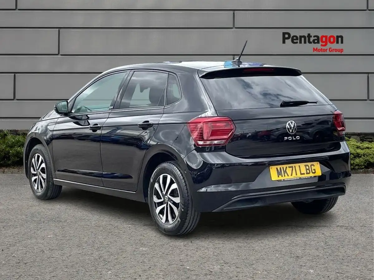 2021-volkswagen-polo-10-active-big-1