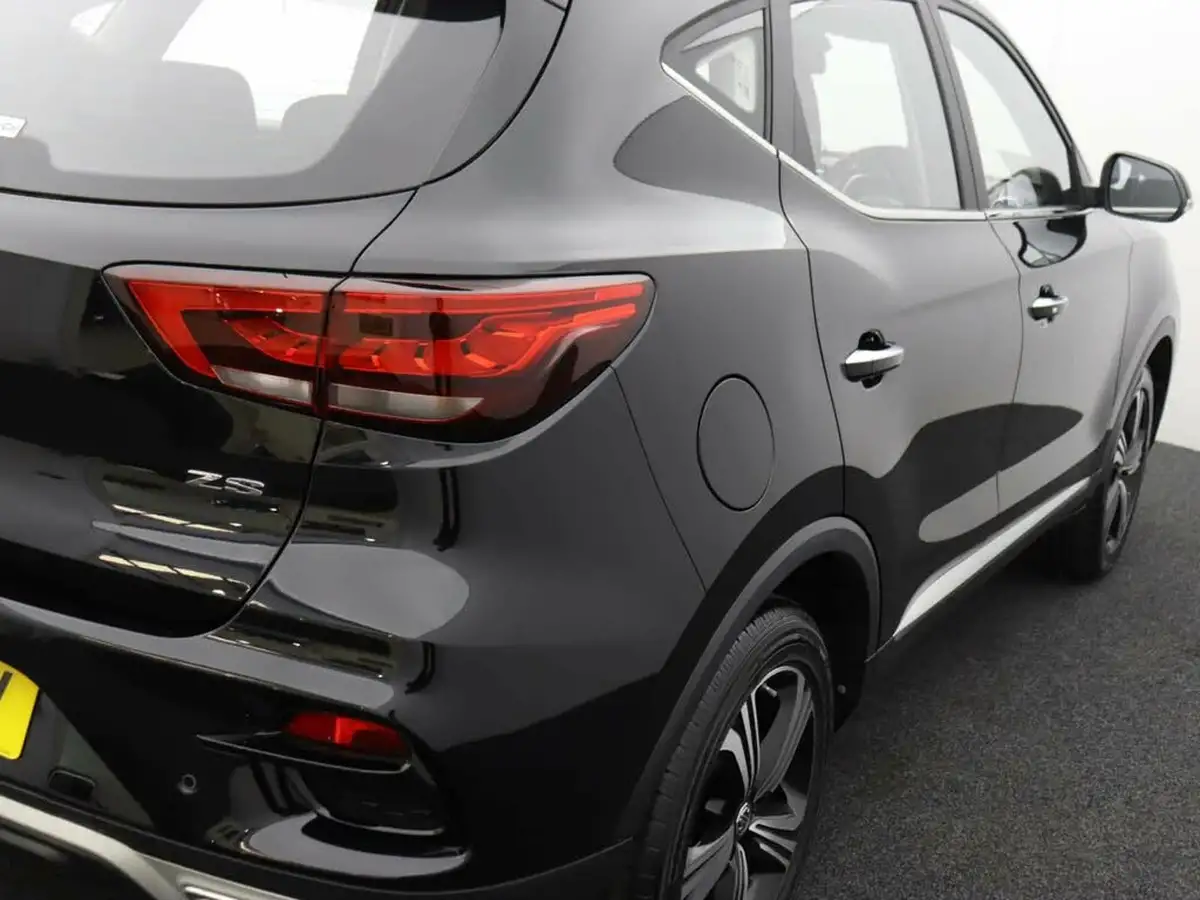 2022-mg-zs-suv-10t-gdi-excite-big-38