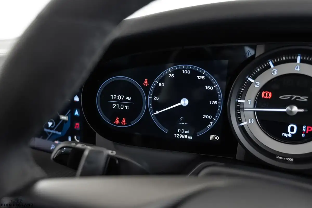 2022-porsche-911-30-targa-4-gts-pdk-big-37