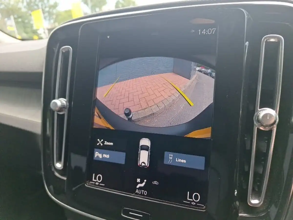 2021-volvo-xc40-15-t3-inscription-163bhp-geartronic-big-14