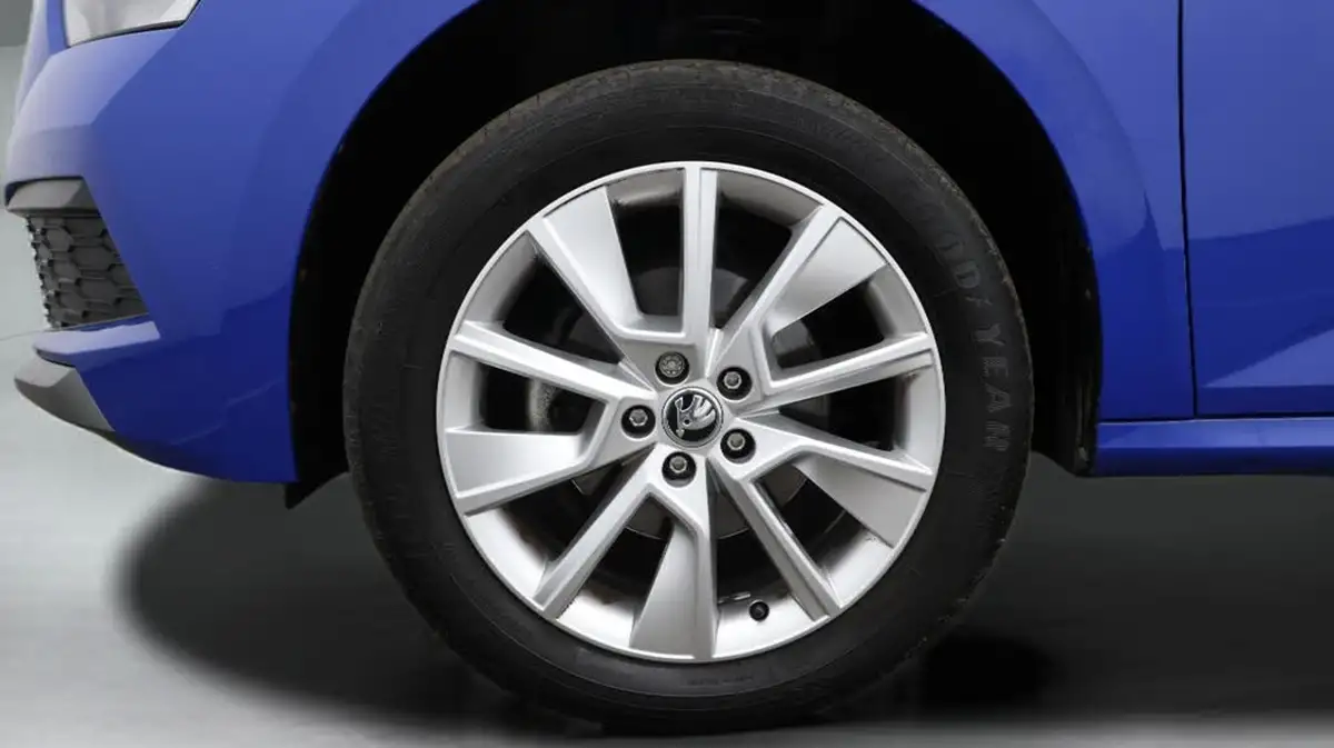 2023-skoda-kamiq-10-tsi-se-95ps-big-18
