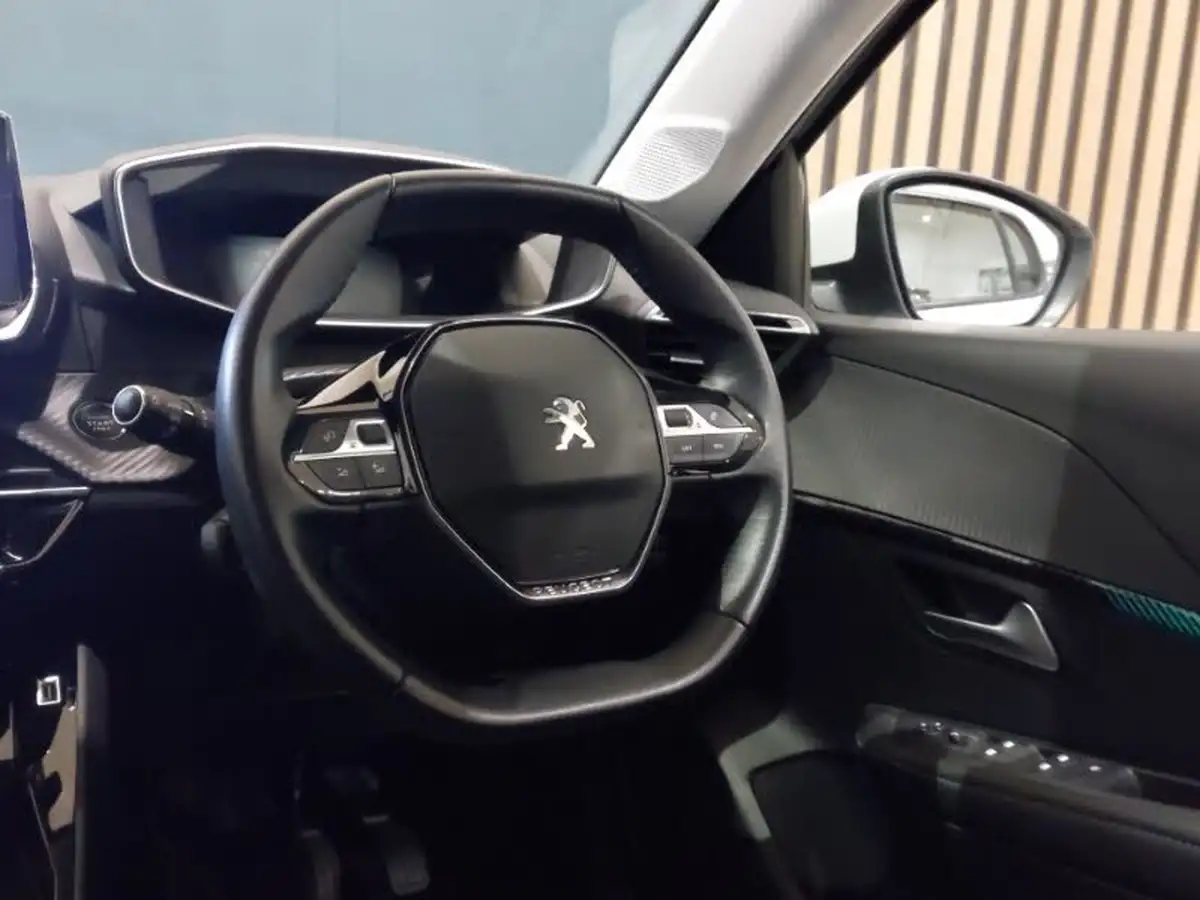 2020-peugeot-208-12-puretech-allure-premium-100bhp-big-9
