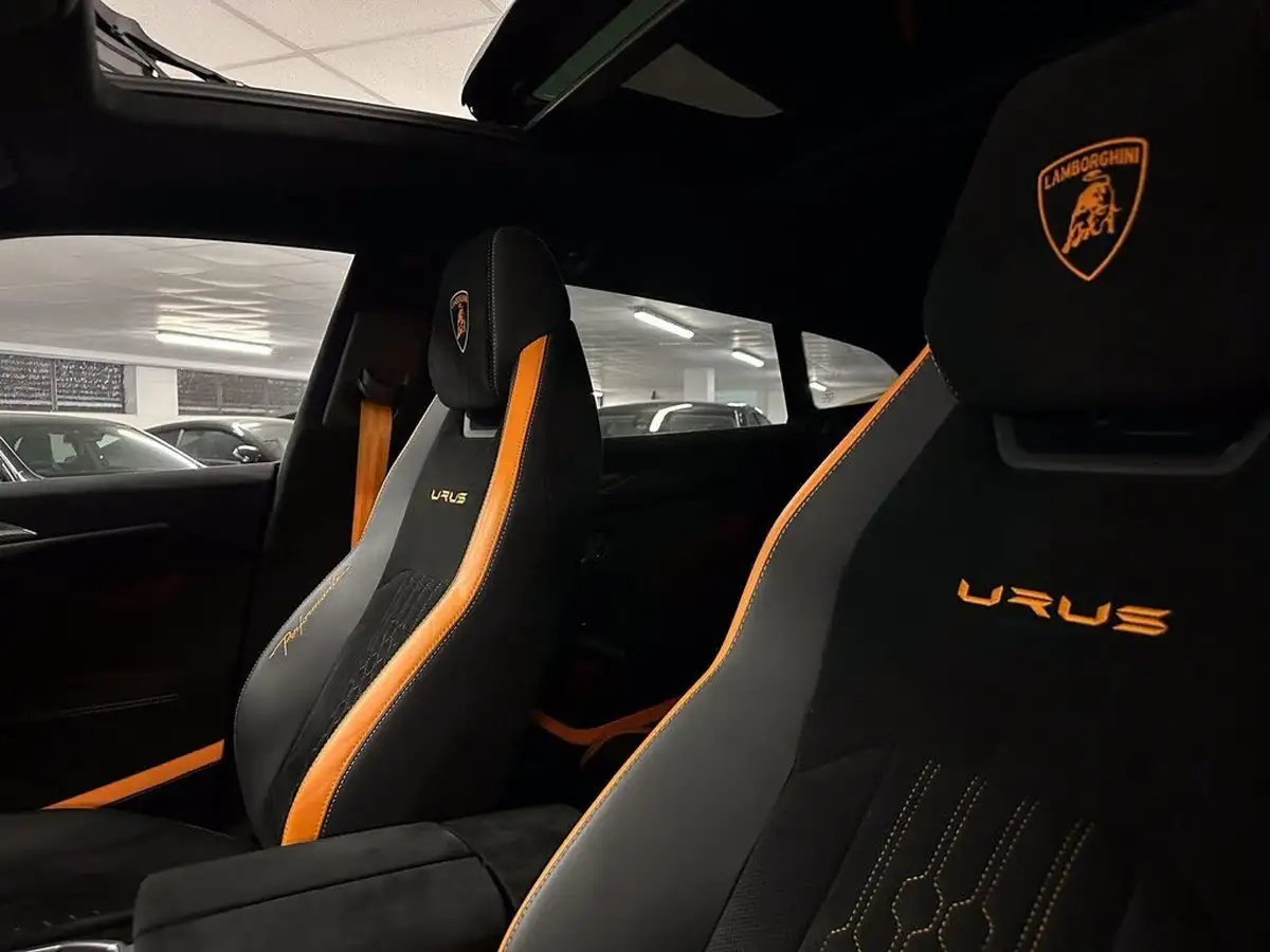 2023-lamborghini-urus-40-no-trim-big-54