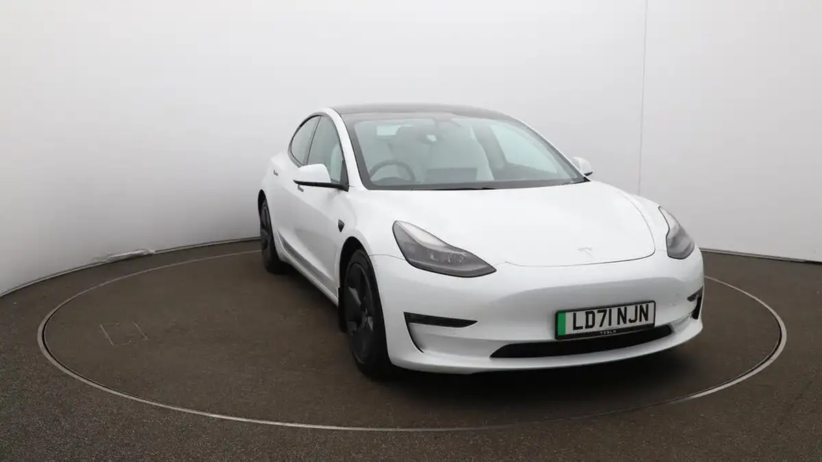 2021-tesla-model-3-e-long-range-awd-big-42
