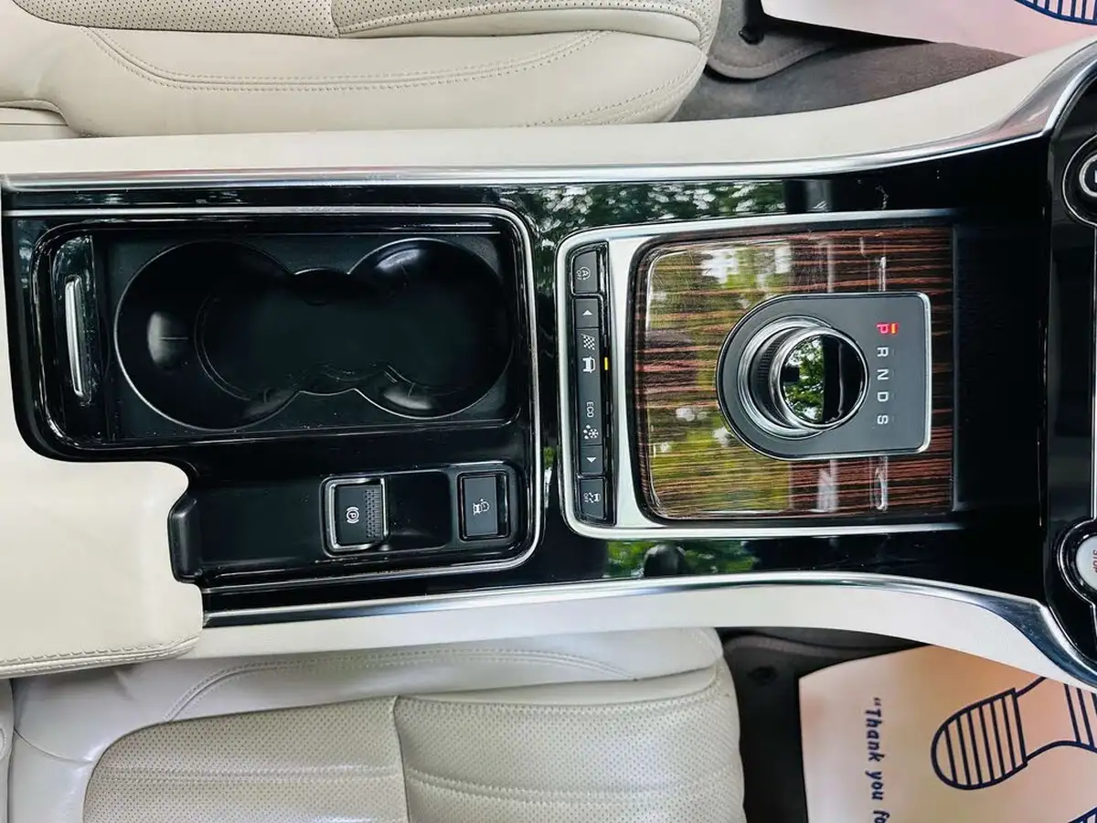 2018-jaguar-xf-20td-portfolio-240ps-awd-saloon-4d-1998cc-auto-big-17