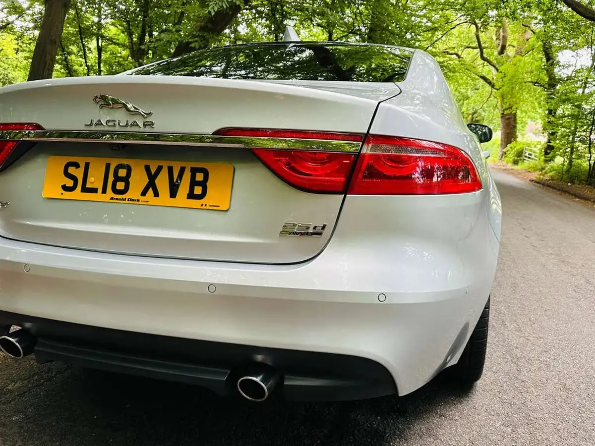 2018-jaguar-xf-20td-portfolio-240ps-awd-saloon-4d-1998cc-auto-big-41