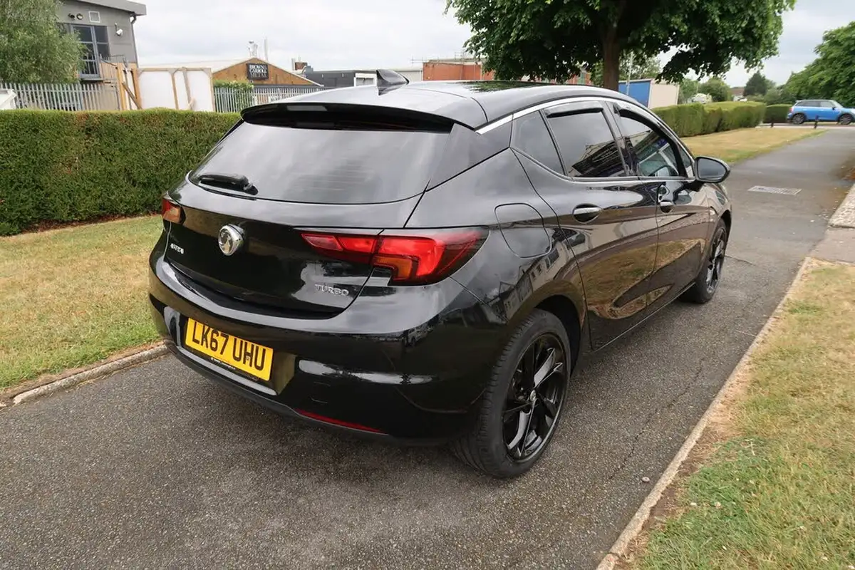 2017-vauxhall-astra-14i-16v-turbo-sri-nav-150ps-hatchback-big-12