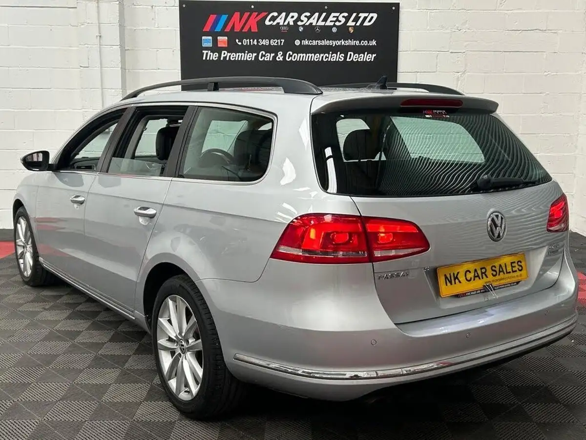 2014-volkswagen-passat-20tdi-executive-140ps-ss-estate-5d-big-2