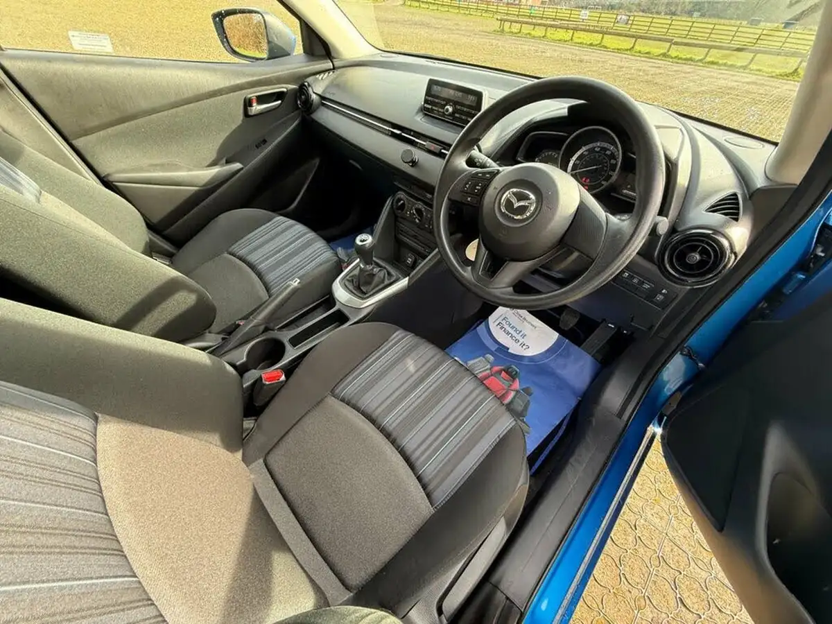 2017-mazda-mazda2-15-se-big-11