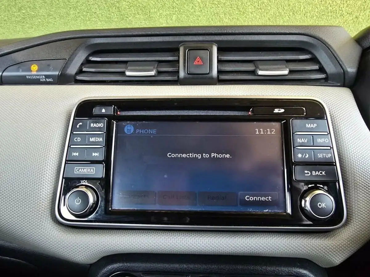 2018-nissan-micra-09-ig-t-acenta-big-15