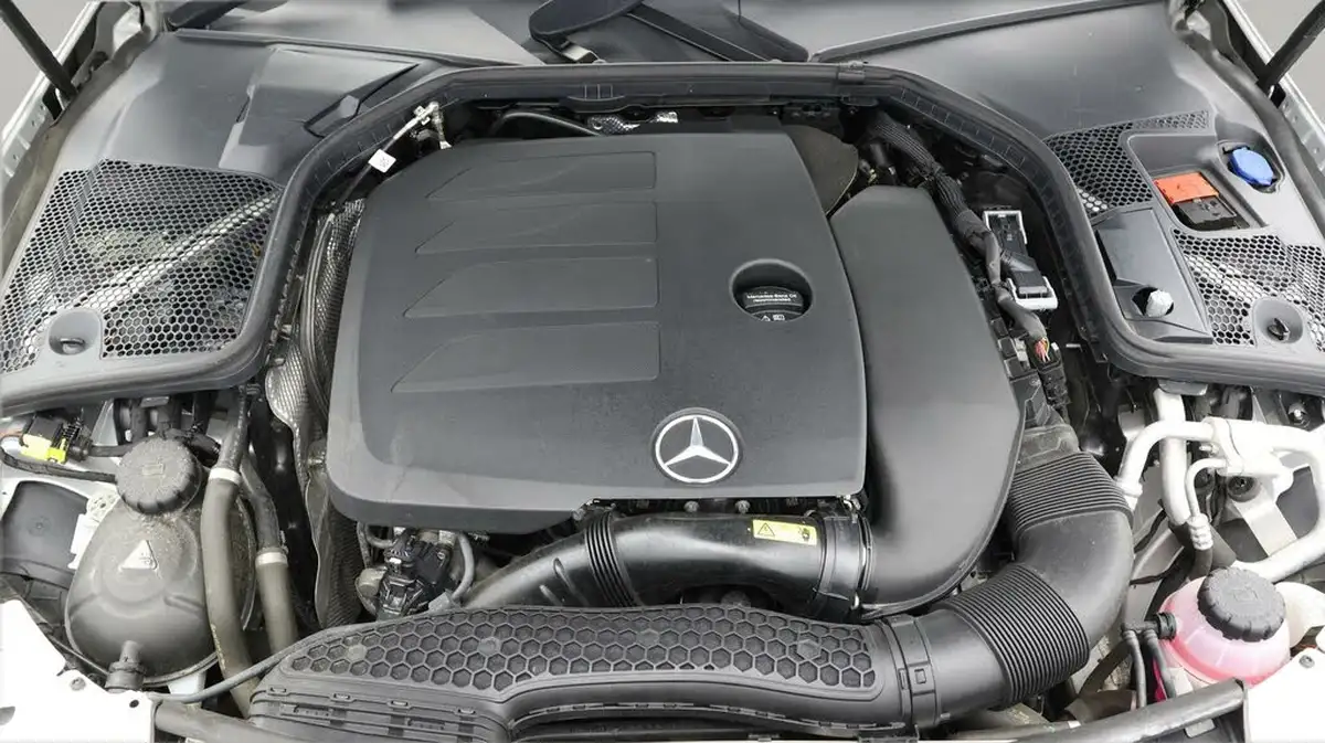 2019-mercedes-benz-c-class-15-c200-amg-line-premiumss-coupe-2d-big-19