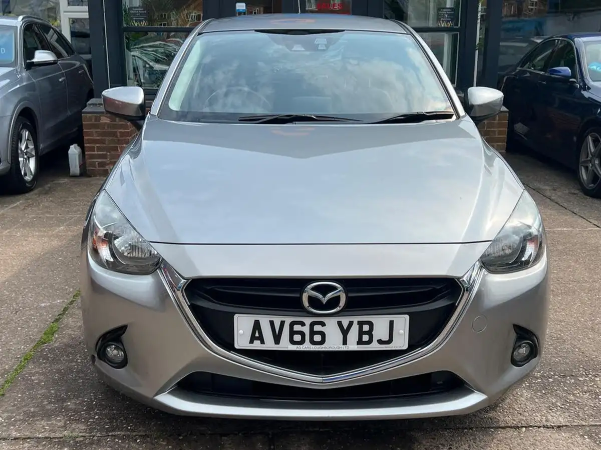 2016-mazda-mazda2-15-se-l-nav-big-6