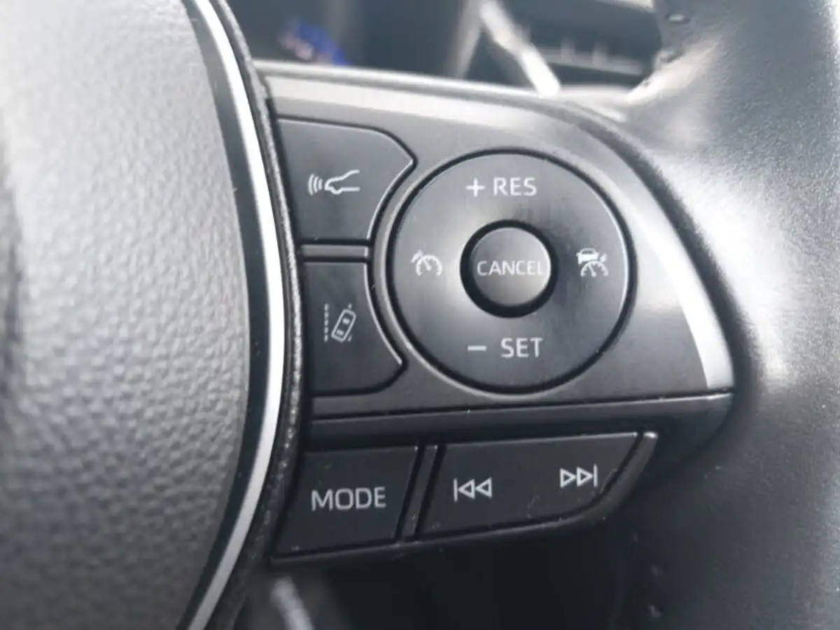 2022-toyota-corolla-20-vvt-i-icon-tech-hatchback-big-12