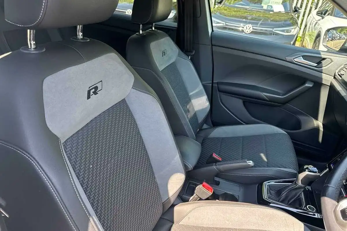2022-volkswagen-t-cross-15-tsi-r-line-big-30