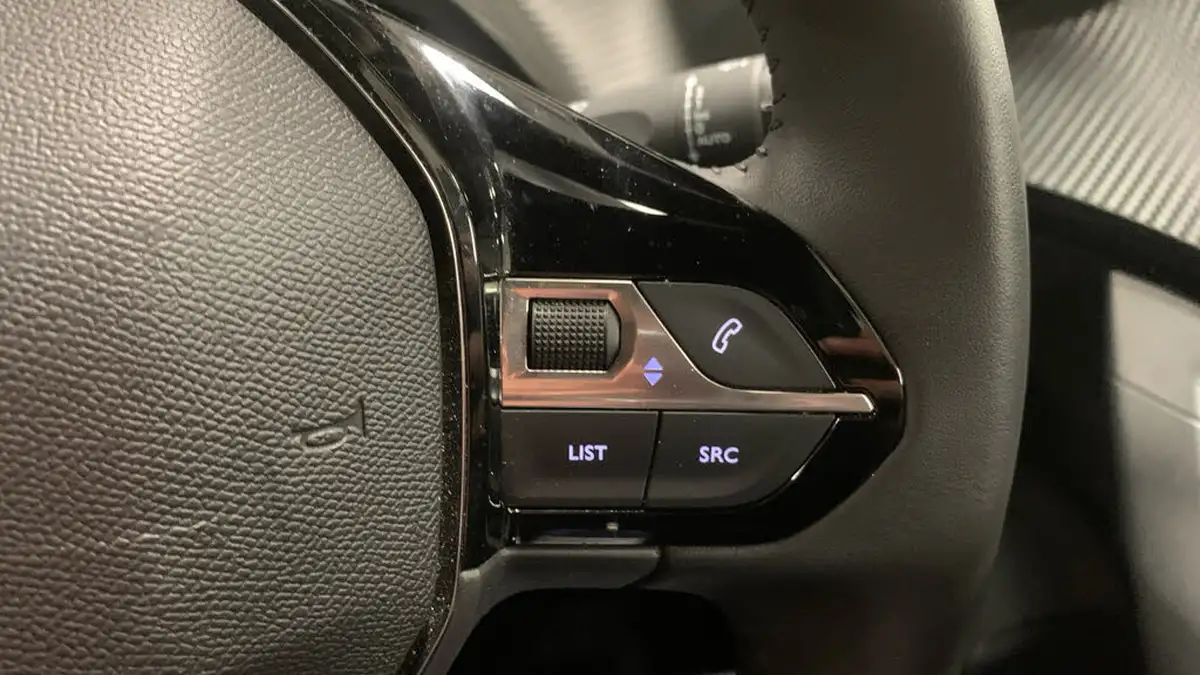 2024-peugeot-2008-suv-e-allure-136ps-50kwh-big-23