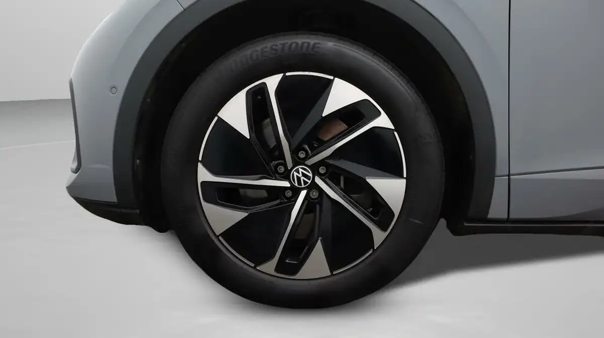2023-volkswagen-id5-e-tech-174ps-big-18