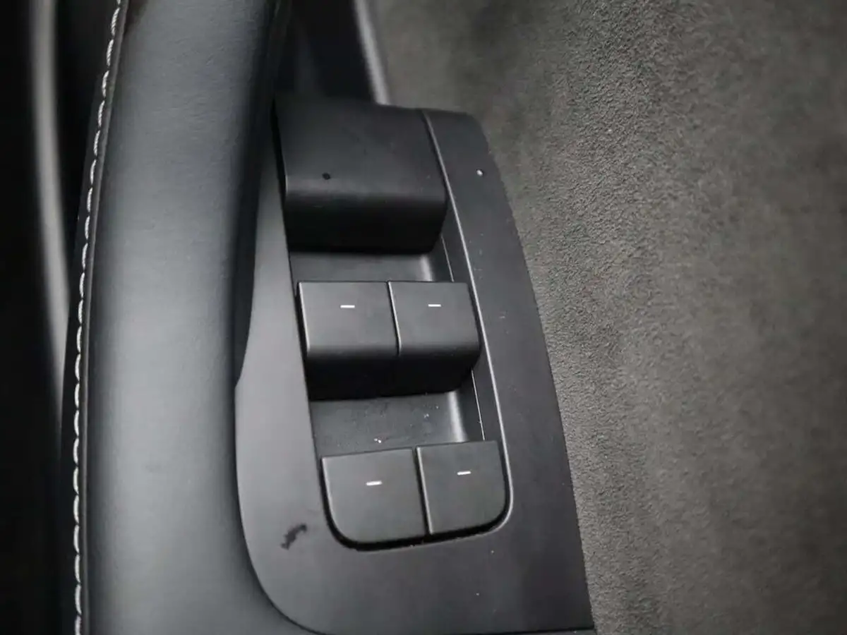 2022-tesla-model-3-e-rwd-big-40