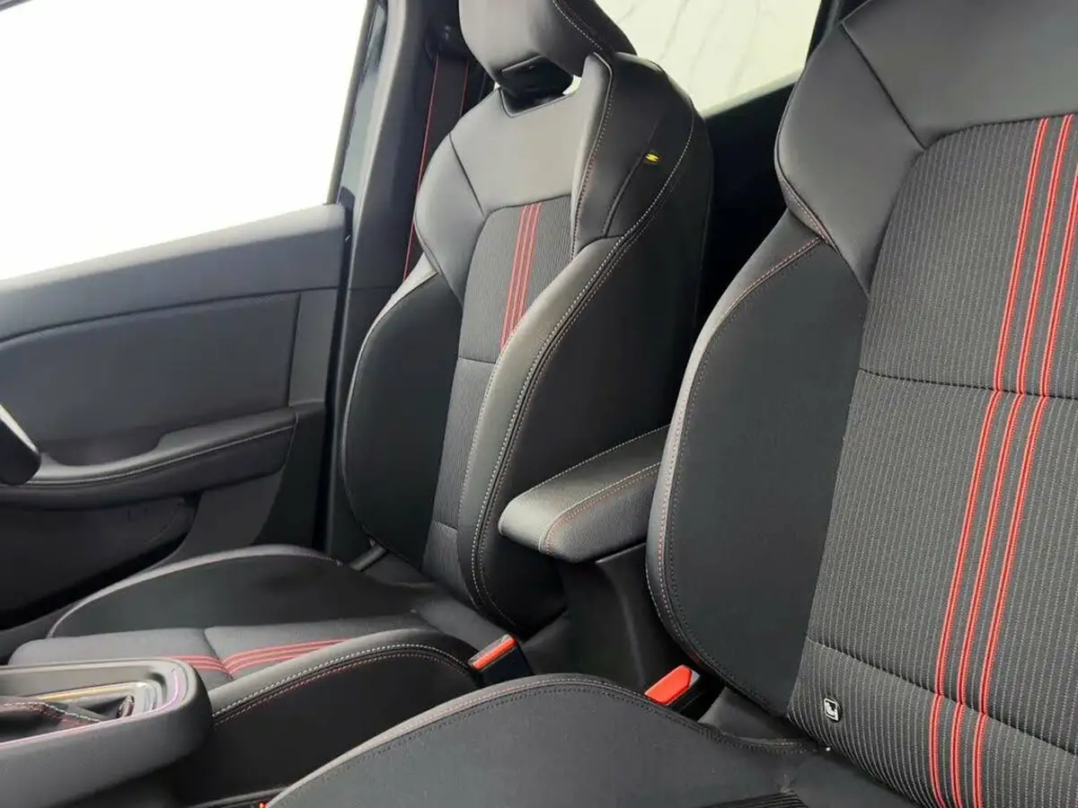 2022-renault-clio-16-rs-line-140ps-rs-line-e-tech-hybrid-big-16