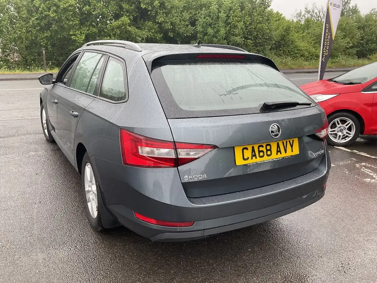 2018-skoda-superb-16tdi-s-ss-estate-big-6