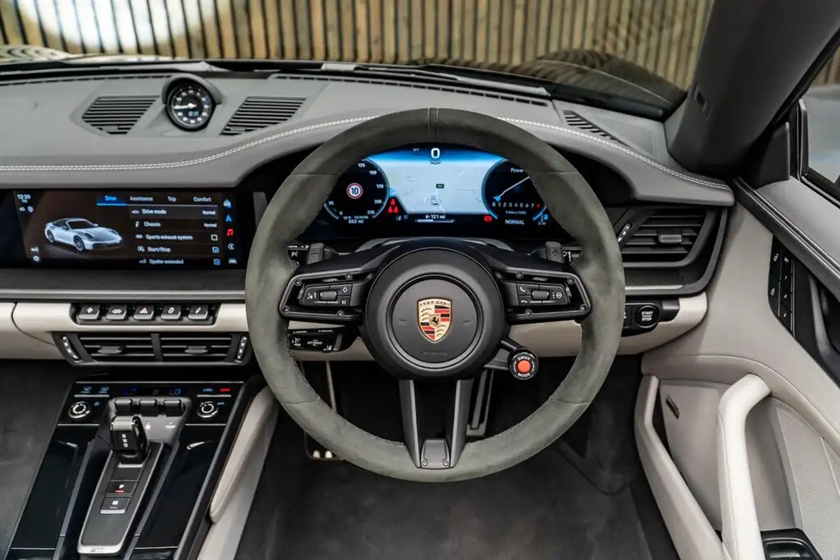 2025-porsche-911-30-targa-4-gts-541ps-3591cc-pdk-big-26
